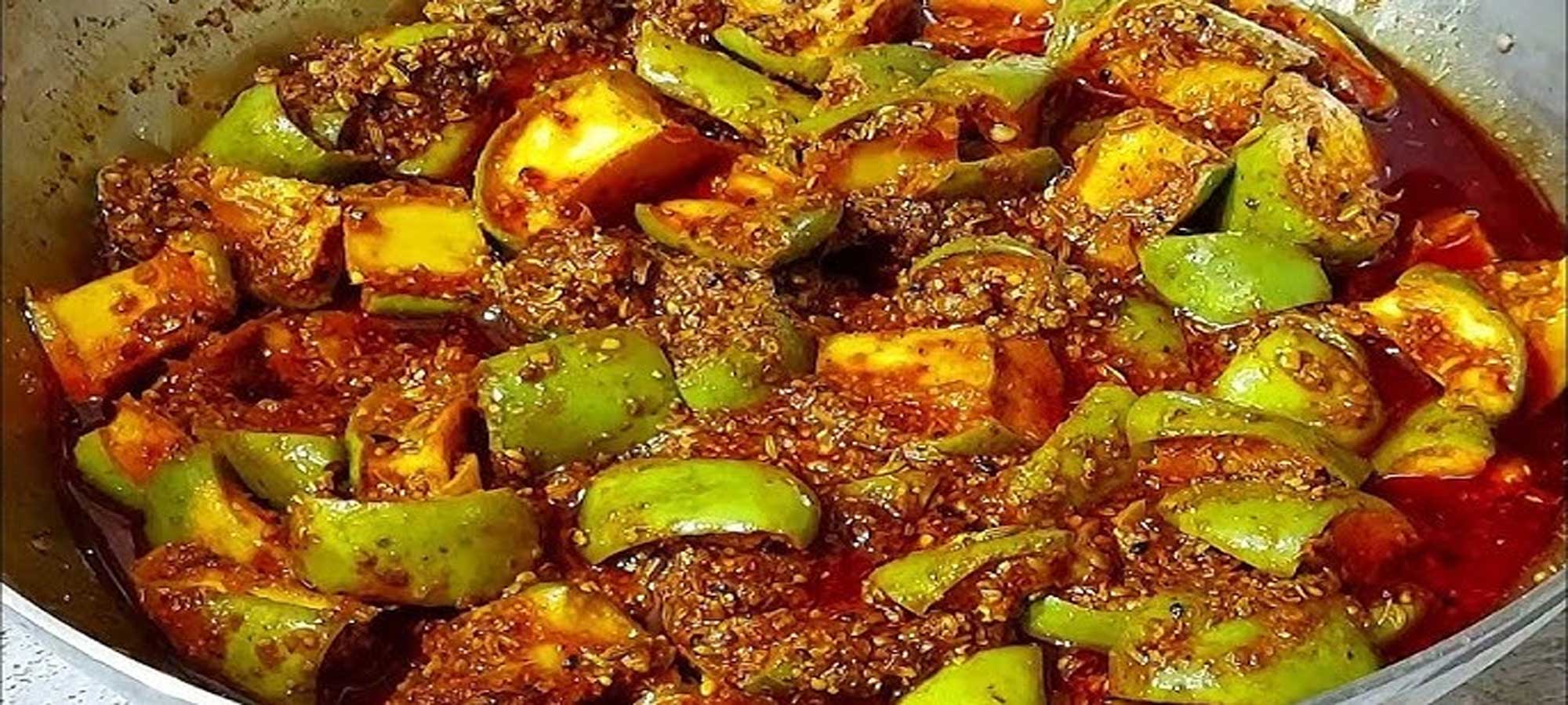 अचार बन सकता है ‘जहर’! डॉक्टर बोले – “खाने से पहले इन 3 बातों का जरूर रखें ध्यान”