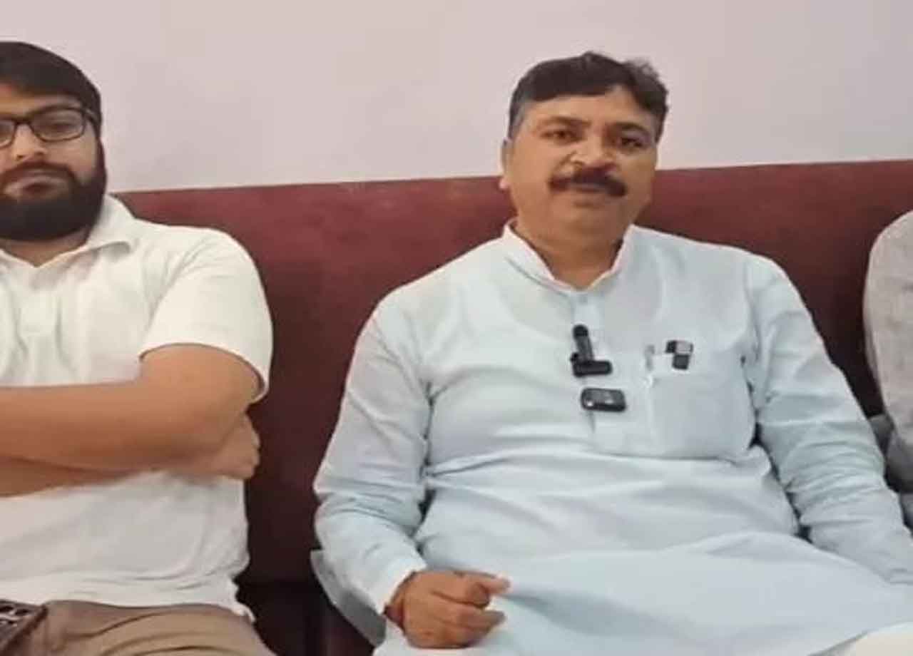 राजस्थान का स्वास्थ्य विभाग वेंटिलेटर पर: टीकाराम जूली ने भाजपा सरकार पर साधा निशाना