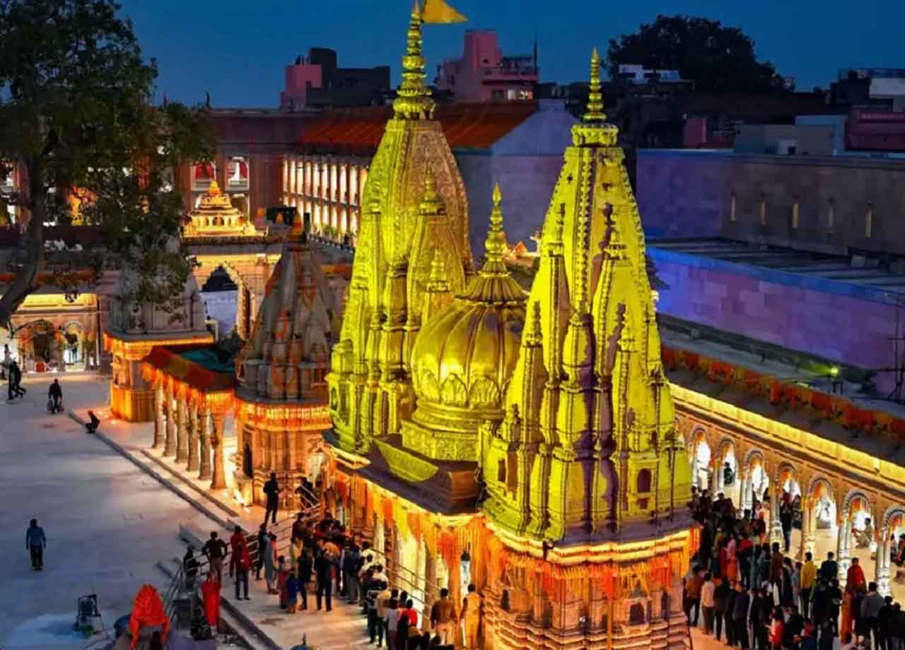 काशी विश्वनाथ मंदिर में 40 साल बाद नई सेवा नियमावली लागू, पुजारियों को राज्यकर्मी का दर्जा, वेतन और सुविधाओं में बड़ा इजाफा