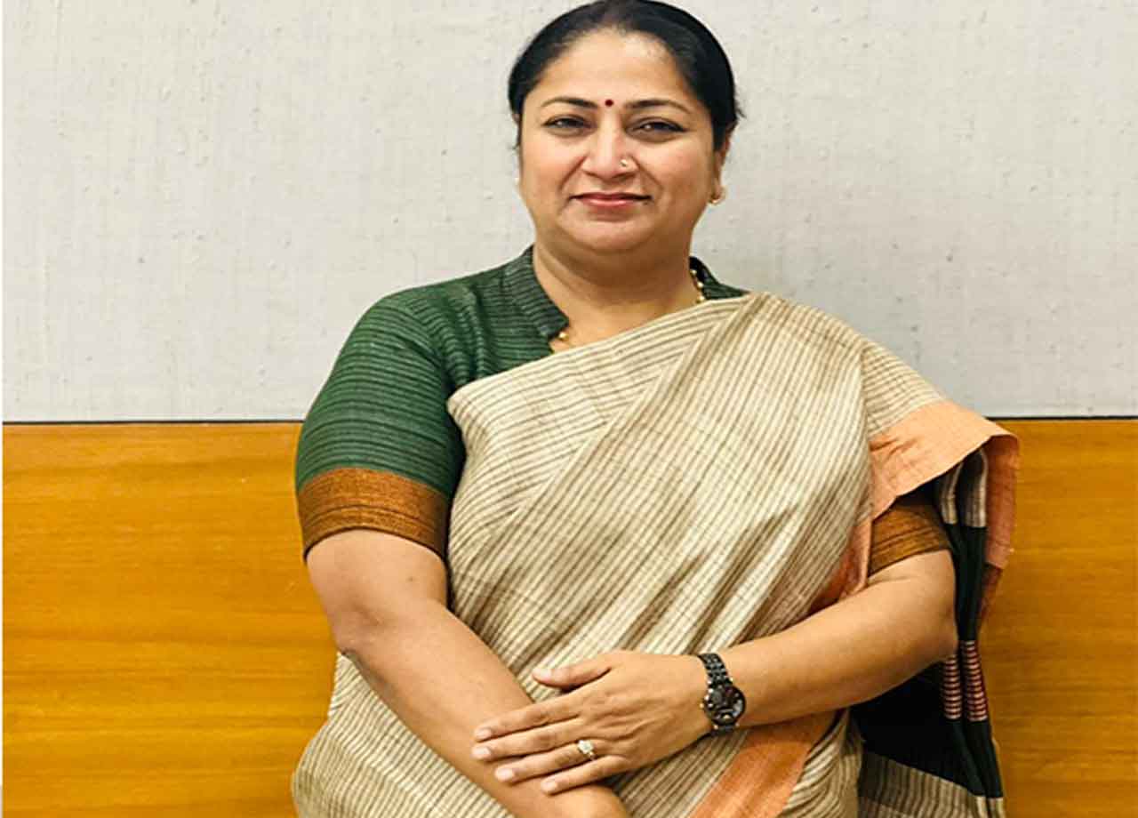 दिल्ली के विधायक हुए पैदल,  अब 15 नहीं, सिर्फ 5 करोड़ कर पाएंगे खर्च