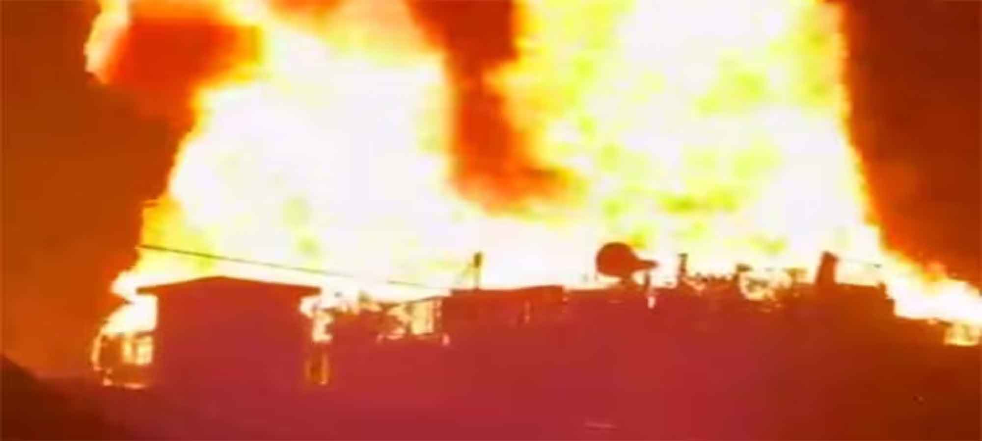 दिवाली पर आग का तांडव: देहरादून, नैनीताल और कोटद्वार में कई दुकानें और होटल जलकर खाक