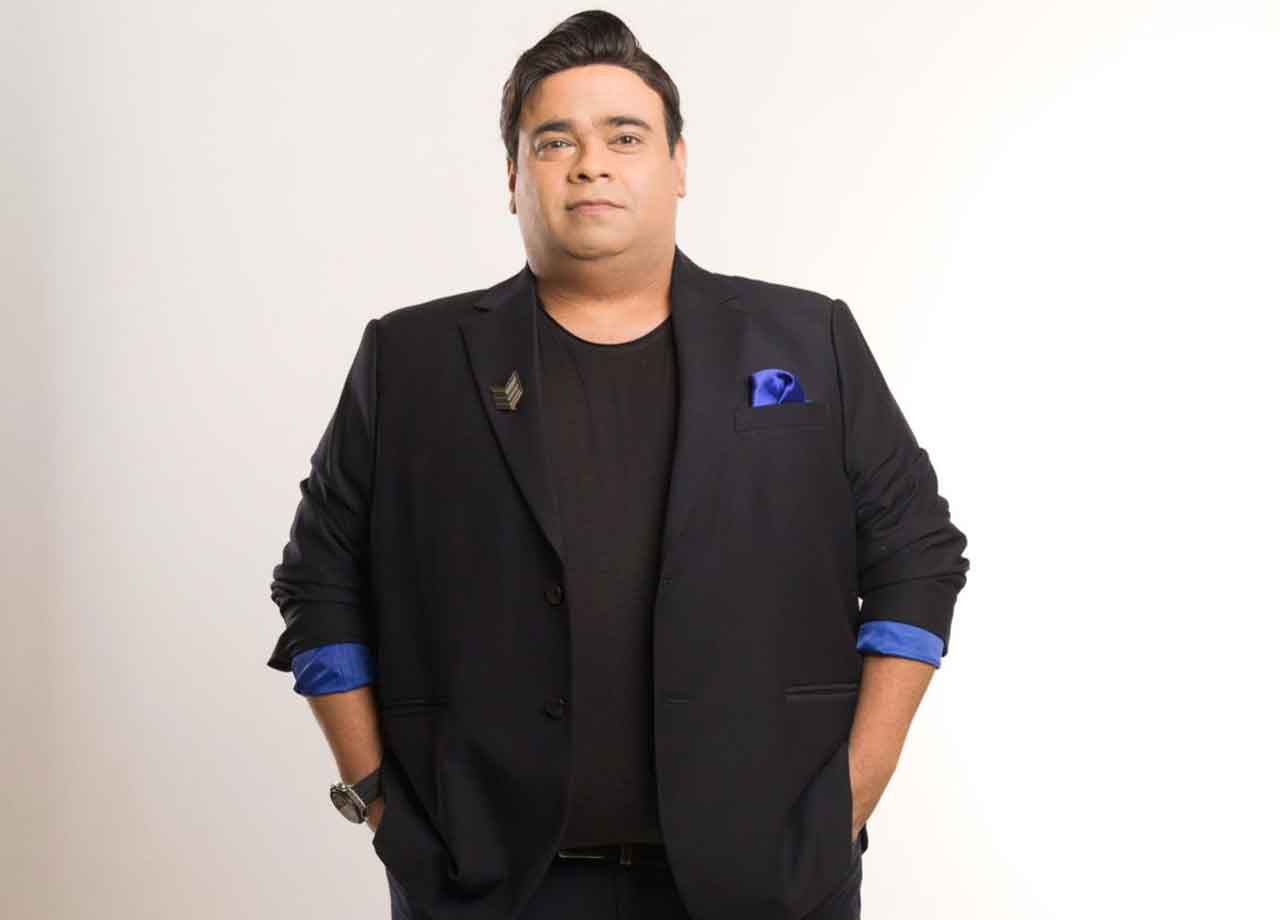 सोने का सूटकेस, सुनहरी शुरुआत: ‘राइज़ एंड फॉल’ में किकु शारदा का जलवा